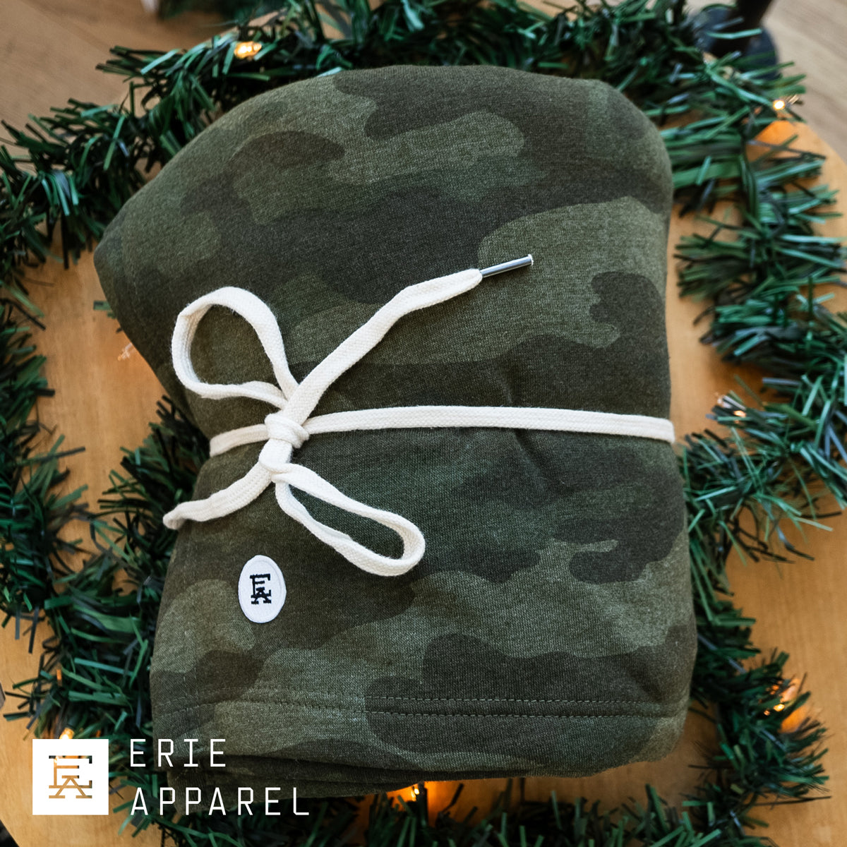 EA Basic Sweatshirt Blanket