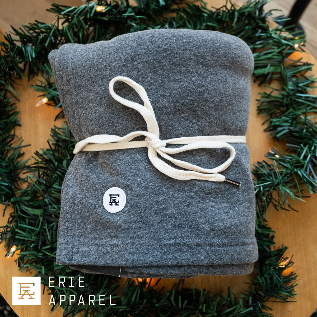 EA Basic Sweatshirt Blanket